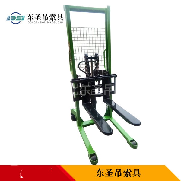 手動(dòng)液壓叉車(chē)/手動(dòng)堆高車(chē)/堆高叉車(chē)--河北東圣吊索具制造有限公司--液壓堆高車(chē)|手動(dòng)叉車(chē)|小型攪拌機(jī)|石材夾具
